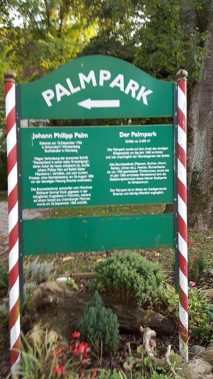 Hinweisschild auf den Namensgeber des Parks und Denkmals