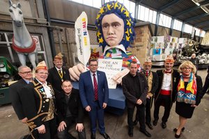 Stellvertretender Zugleiter des Rosenmontagszuges Bonn, Michael Schmidt Präsident, Festkomitee Kölner Karneval von 1823 e.V., Christoph Kuckelkorn Präsident, FestAusschuss Aachener Karneval e.V., Frank Prömpeler Düsseldorfer Bildhauer und Wagenbauer, Jaques Tilly Kaufmännischer Geschäftsführer der Beethoven Jubiläums GmbH, Ralf Birkner Zeichner der Kritzelköpp Köln, Dirk Schmitt Präsident, Comitee Düsseldorfer Carneval e.V., Michael Laumen Zugleiter des Kölner Rosenmontagszuges und Vorstandsmitglied des Festkomitees Kölner Karneval, Holger Kirsch  Präsidentin, Festausschuss Bonner Karneval e.V., Marlies Stockhorst (Bildquelle: Beethoven Jubiläums GmbH - Barbara Frommann)