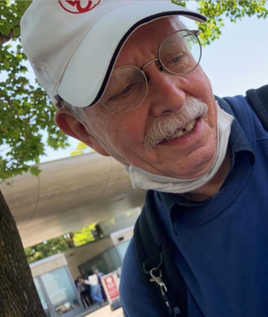 Friedet Sondermann studierte Germanistik, Geschichte und Komparatistik an der Universität Bonn und promovierte über Karl August Böttcher. Von 1992-2017 Deutschlehrer/Professor an der privaten Tohoku Gakuin Universität in Sendai.