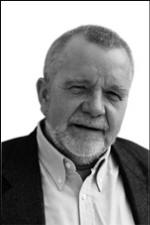 Rüdiger Safranski ist ein deutscher Literaturwissenschaftler und Schriftsteller, der seit dem Jahre 2012 eine Honorarprofessur an der Freien Universität Berlin in den Fächern Philosophie und Geisteswissenschaften inne hat.